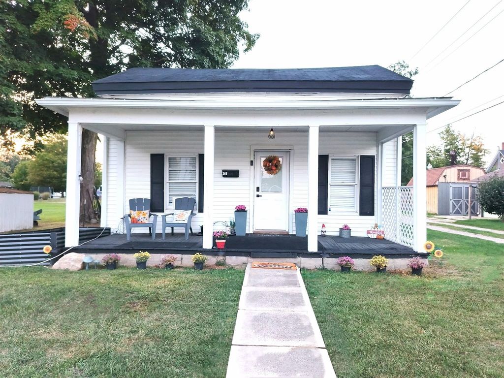 265 W 4th Street, Constantine, MI 49042