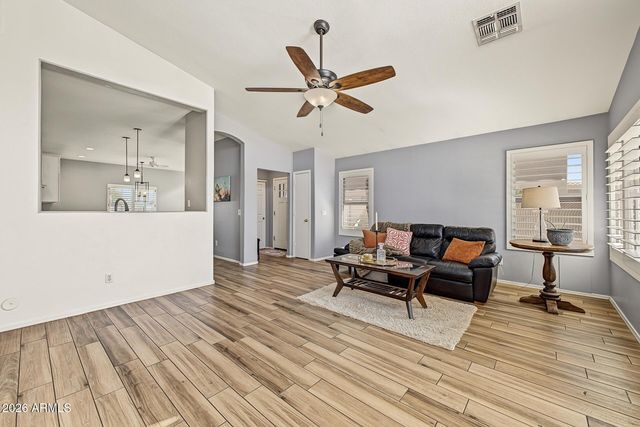 4675 E SUMMERHAVEN Drive, Phoenix, AZ 85044