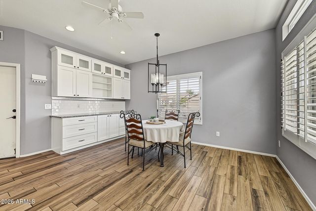 4675 E SUMMERHAVEN Drive, Phoenix, AZ 85044
