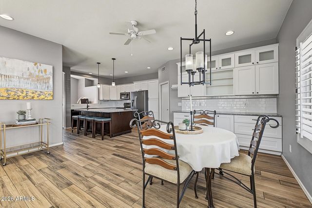 4675 E SUMMERHAVEN Drive, Phoenix, AZ 85044