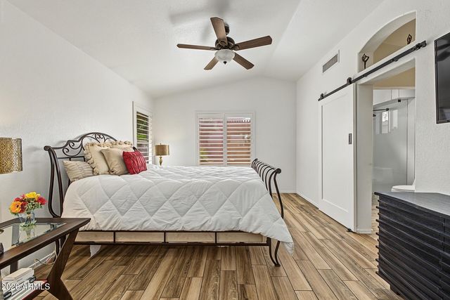 4675 E SUMMERHAVEN Drive, Phoenix, AZ 85044