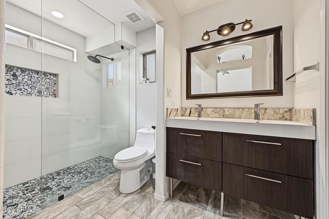 4675 E SUMMERHAVEN Drive, Phoenix, AZ 85044