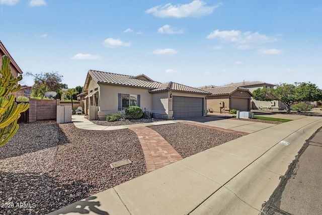 4675 E SUMMERHAVEN Drive, Phoenix, AZ 85044