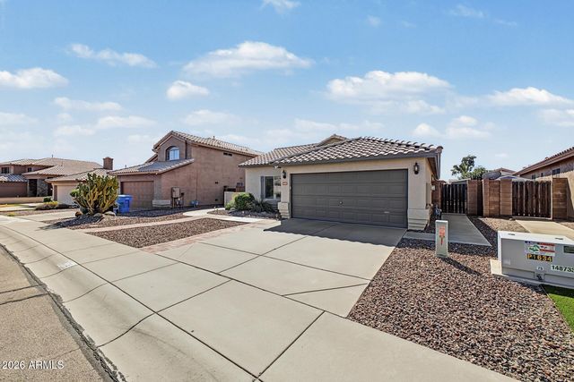 4675 E SUMMERHAVEN Drive, Phoenix, AZ 85044