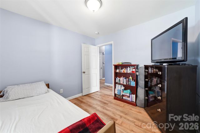 1305 Lauren Village Drive, Charlotte, NC 28213