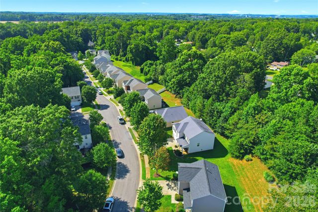 1305 Lauren Village Drive, Charlotte, NC 28213