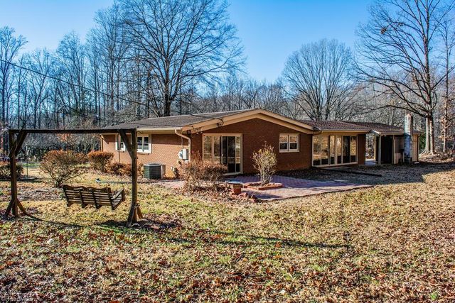 1655 Little Creek Circle, Winston-salem, NC 27103