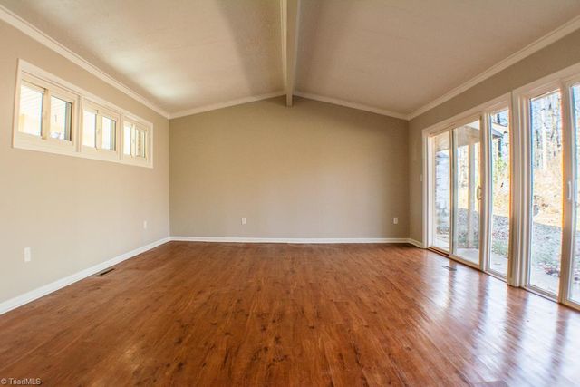 1655 Little Creek Circle, Winston-salem, NC 27103