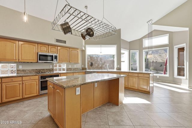 718 E MOUNTAIN SAGE Drive, Phoenix, AZ 85048