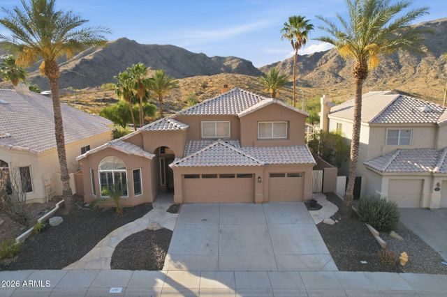 718 E MOUNTAIN SAGE Drive, Phoenix, AZ 85048