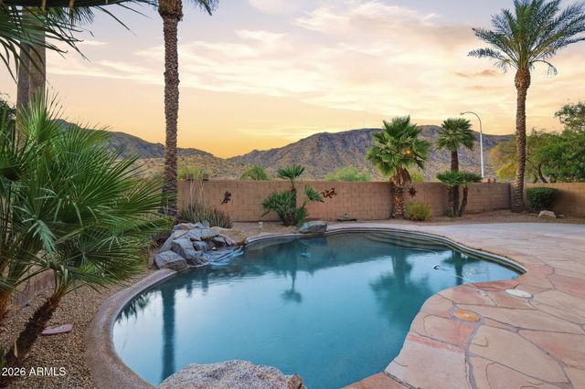 718 E MOUNTAIN SAGE Drive, Phoenix, AZ 85048