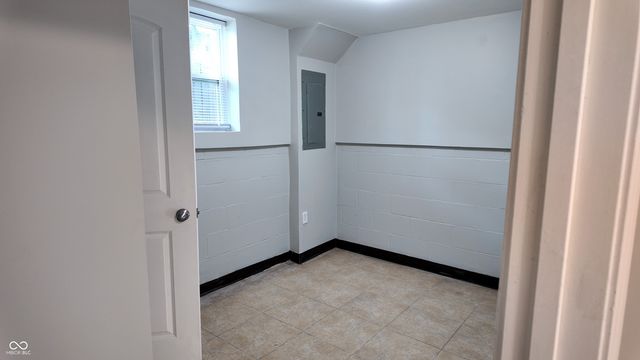 5902 Alpine Avenue, Indianapolis, IN 46224