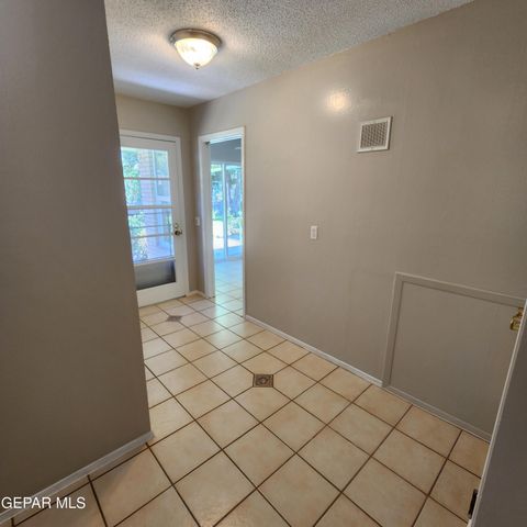 3229 TITANIC Avenue, El Paso, TX 79904