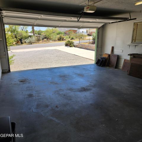 3229 TITANIC Avenue, El Paso, TX 79904