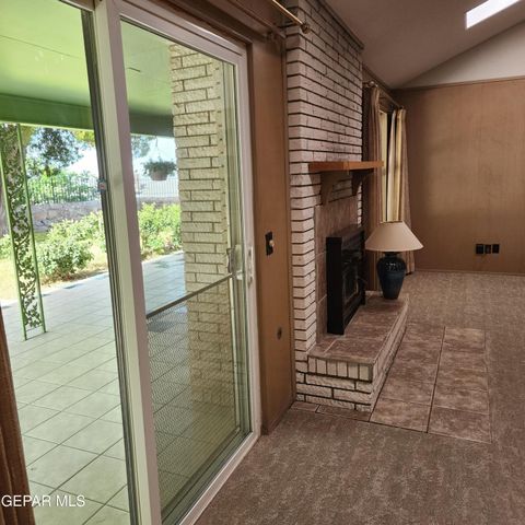 3229 TITANIC Avenue, El Paso, TX 79904