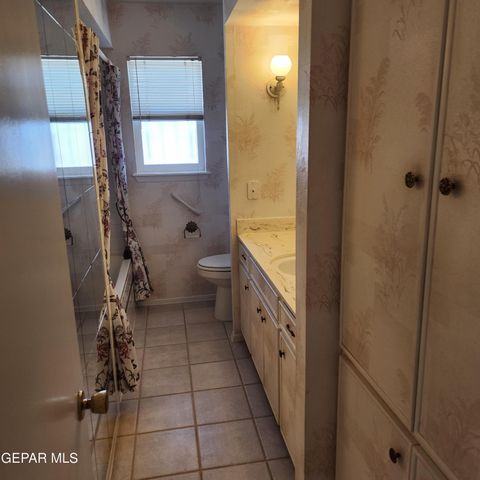 3229 TITANIC Avenue, El Paso, TX 79904