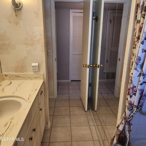 3229 TITANIC Avenue, El Paso, TX 79904