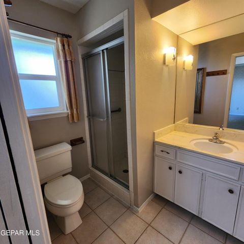 3229 TITANIC Avenue, El Paso, TX 79904