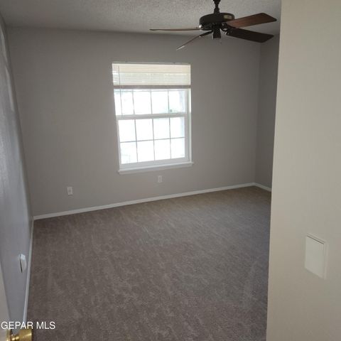 3229 TITANIC Avenue, El Paso, TX 79904