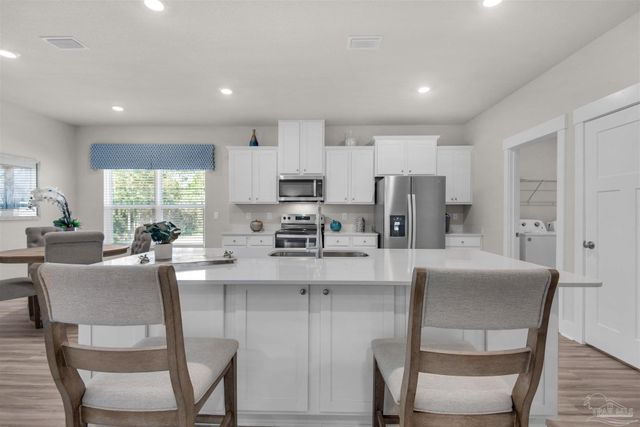 1662 Amaya Ln, Gulf Breeze, FL 32563