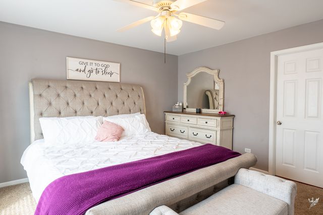 2418 Montclair Lane, Montgomery, IL 60538