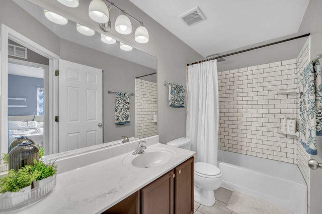 2418 Montclair Lane, Montgomery, IL 60538