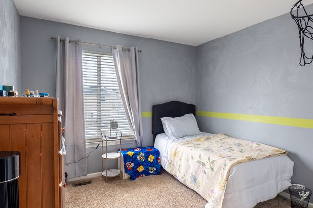 2418 Montclair Lane, Montgomery, IL 60538