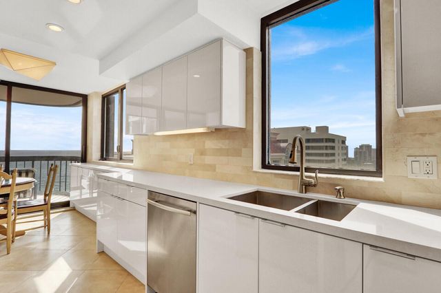 5380 N Ocean Drive 18a, Singer Island, FL 33404