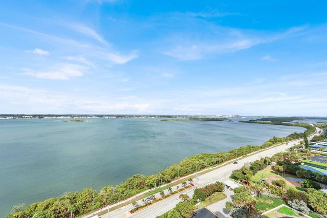 5380 N Ocean Drive 18a, Singer Island, FL 33404