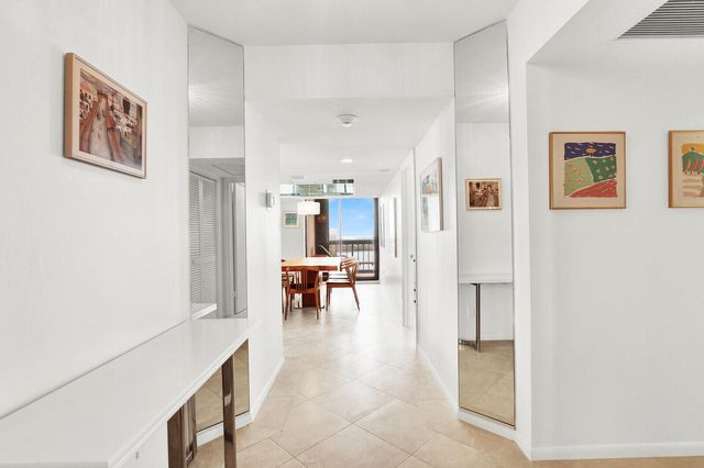 5380 N Ocean Drive 18a, Singer Island, FL 33404