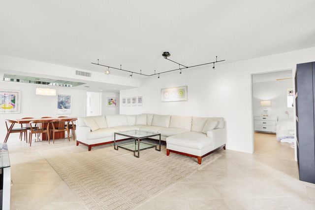 5380 N Ocean Drive 18a, Singer Island, FL 33404