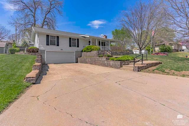 901 Allison Avenue, Manhattan, KS 66502