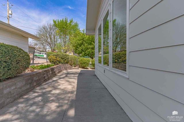 901 Allison Avenue, Manhattan, KS 66502