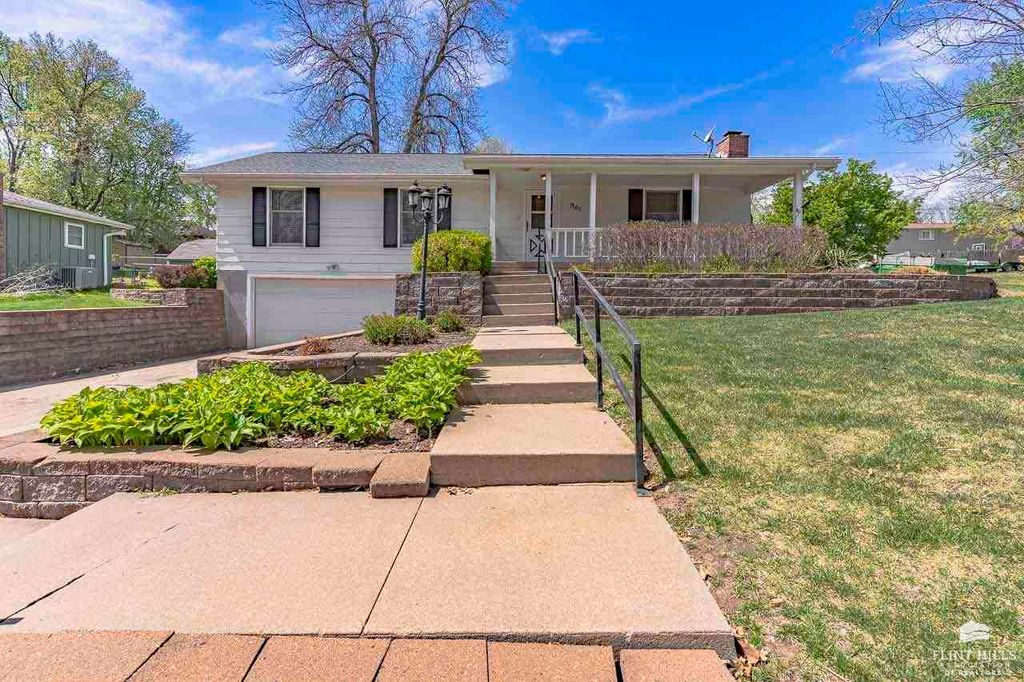 901 Allison Avenue, Manhattan, KS 66502