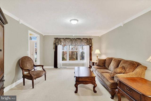 138 W CRESTLYN DR, York, PA 17403