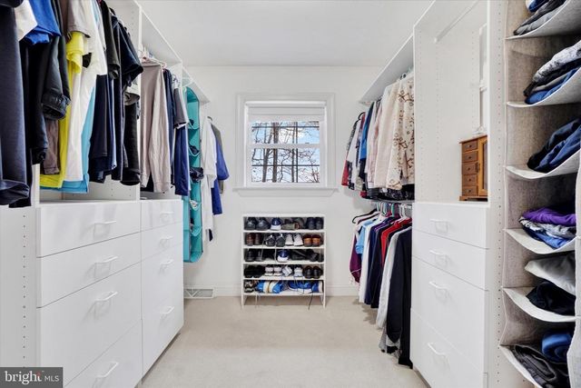 138 W CRESTLYN DR, York, PA 17403