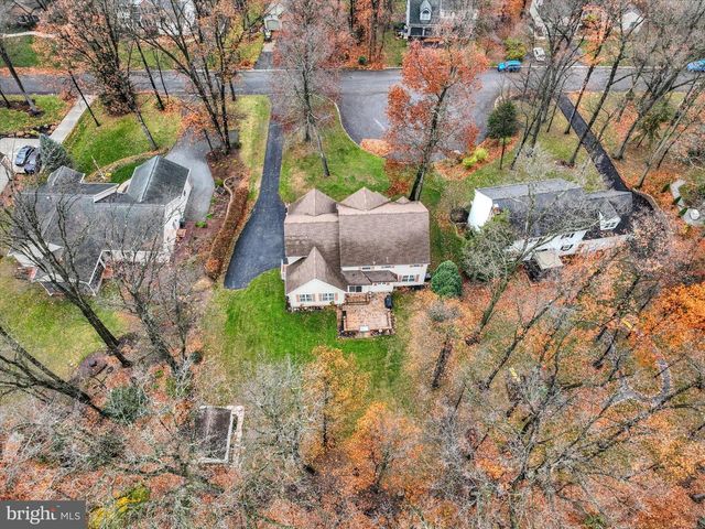 138 W CRESTLYN DR, York, PA 17403