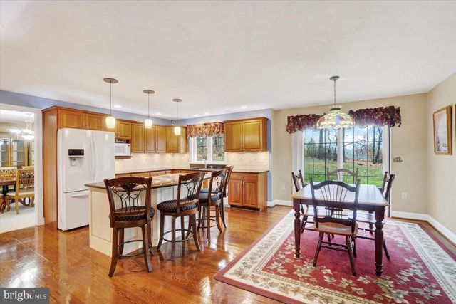 138 W CRESTLYN DR, York, PA 17403