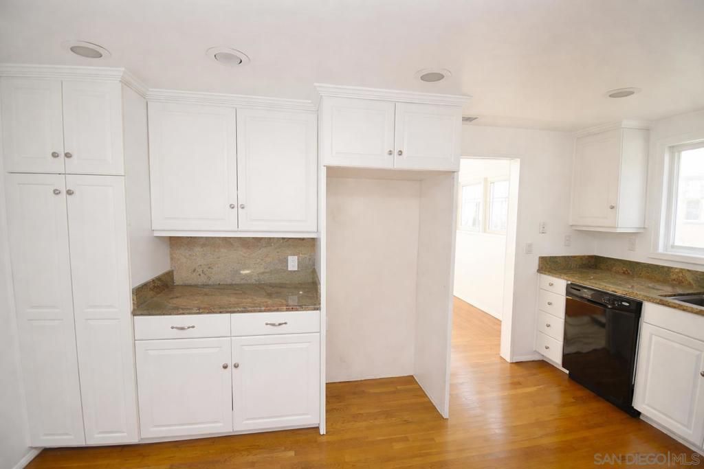 Image 14 of property listing at 4778 PANORAMA DRIVE, San Diego, CA 92116