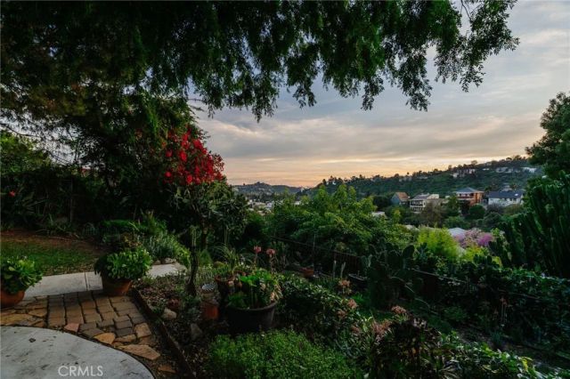 452 Holland Avenue, Highland Park, CA 90042