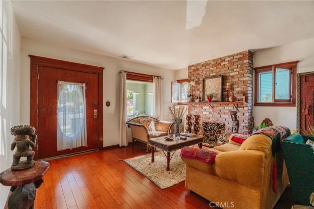 452 Holland Avenue, Highland Park, CA 90042