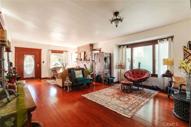 452 Holland Avenue, Highland Park, CA 90042