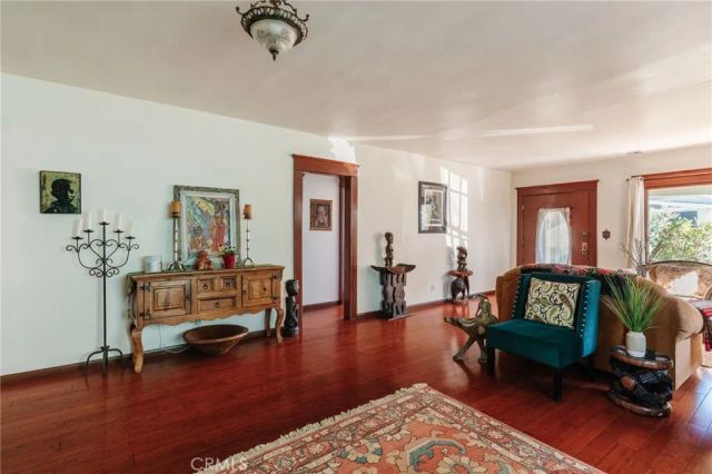 452 Holland Avenue, Highland Park, CA 90042