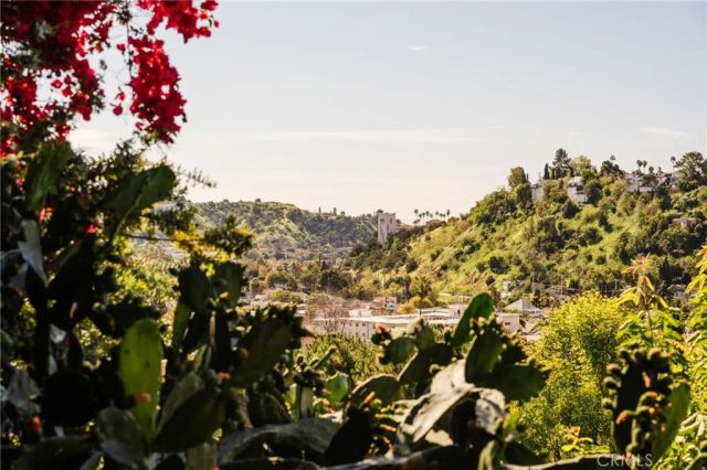 452 Holland Avenue, Highland Park, CA 90042