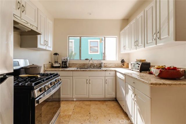 452 Holland Avenue, Highland Park, CA 90042