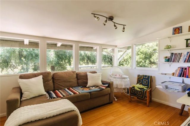 452 Holland Avenue, Highland Park, CA 90042