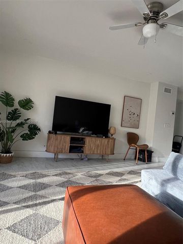 1000 NE 14th Avenue 408, Hallandale Beach, FL 33009