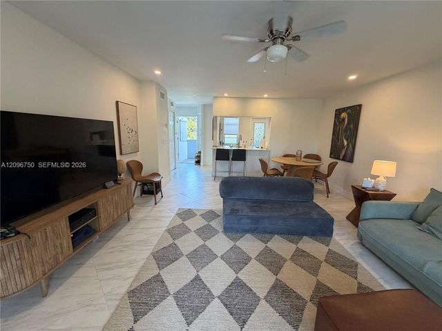 1000 NE 14th Avenue 408, Hallandale Beach, FL 33009