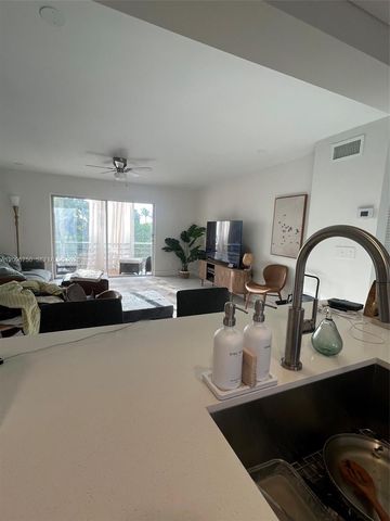 1000 NE 14th Avenue 408, Hallandale Beach, FL 33009