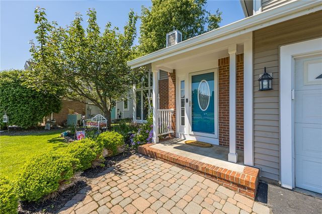 12 Hayfield, Henrietta, NY 14534